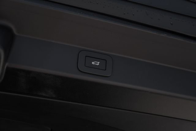 New 2026  Land Rover Dynamic SE image 65