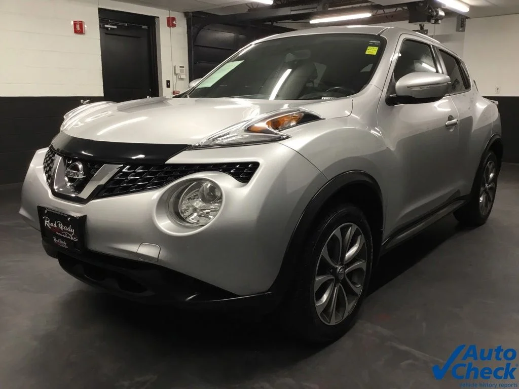 Used 2017 Silver Nissan SV image 5