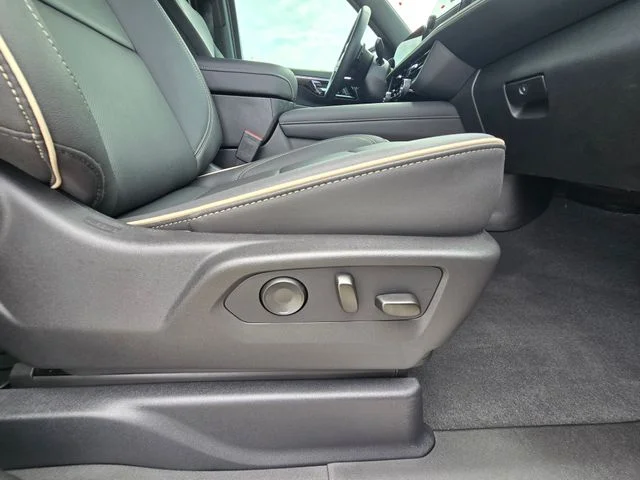Used 2025 Beige Chevrolet Premier image 21