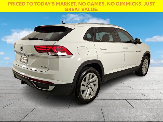 Used 2022 White Volkswagen 3.6L V6 SE w/Technology image 8