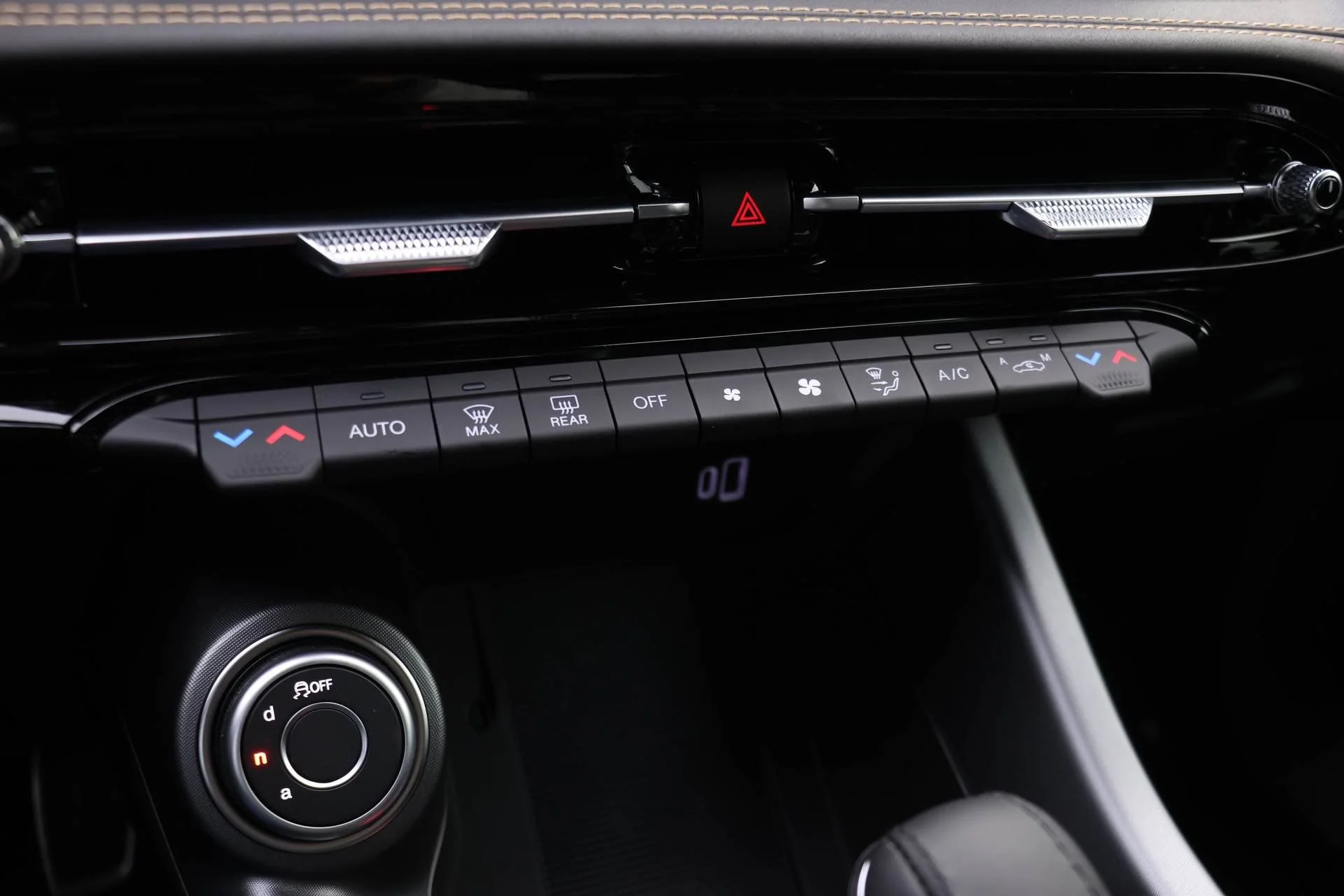 2025 Alfa Romeo Tonale Base - Photo 9