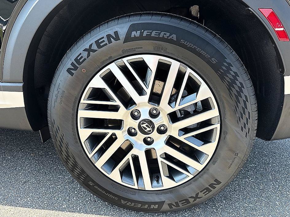 New 2026 Abyss Black Pearl Hyundai SEL Premium FWD image 5