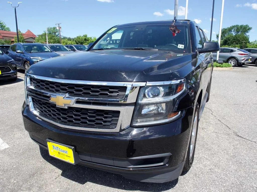 2017 Chevrolet Suburban 4WD 1500 LT's photo