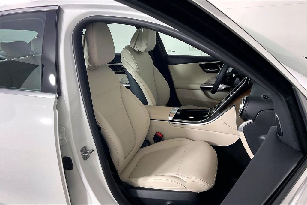2026 Mercedes-Benz C-Class Sedan C 300 - Photo 7