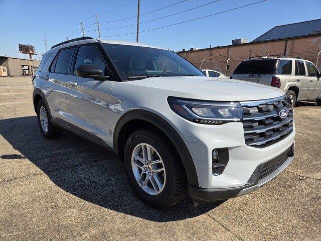 New 2027 Avalanche Gray Ford Active image 7