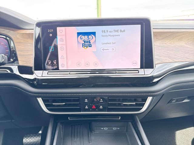 New 2026 Deep Black Pearl Volkswagen 2.0T SE w/Technology image 24