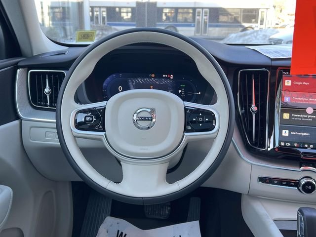 2025 Volvo XC60 Plus - Photo 14