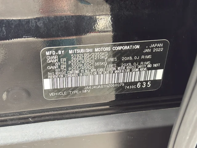 Used 2022 Black Mitsubishi SE image 18