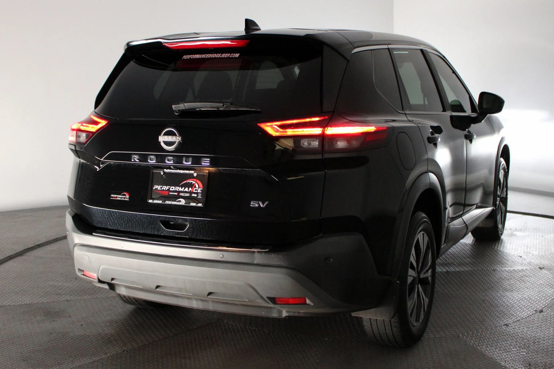 Used 2023 Super Black Nissan FWD SV image 13