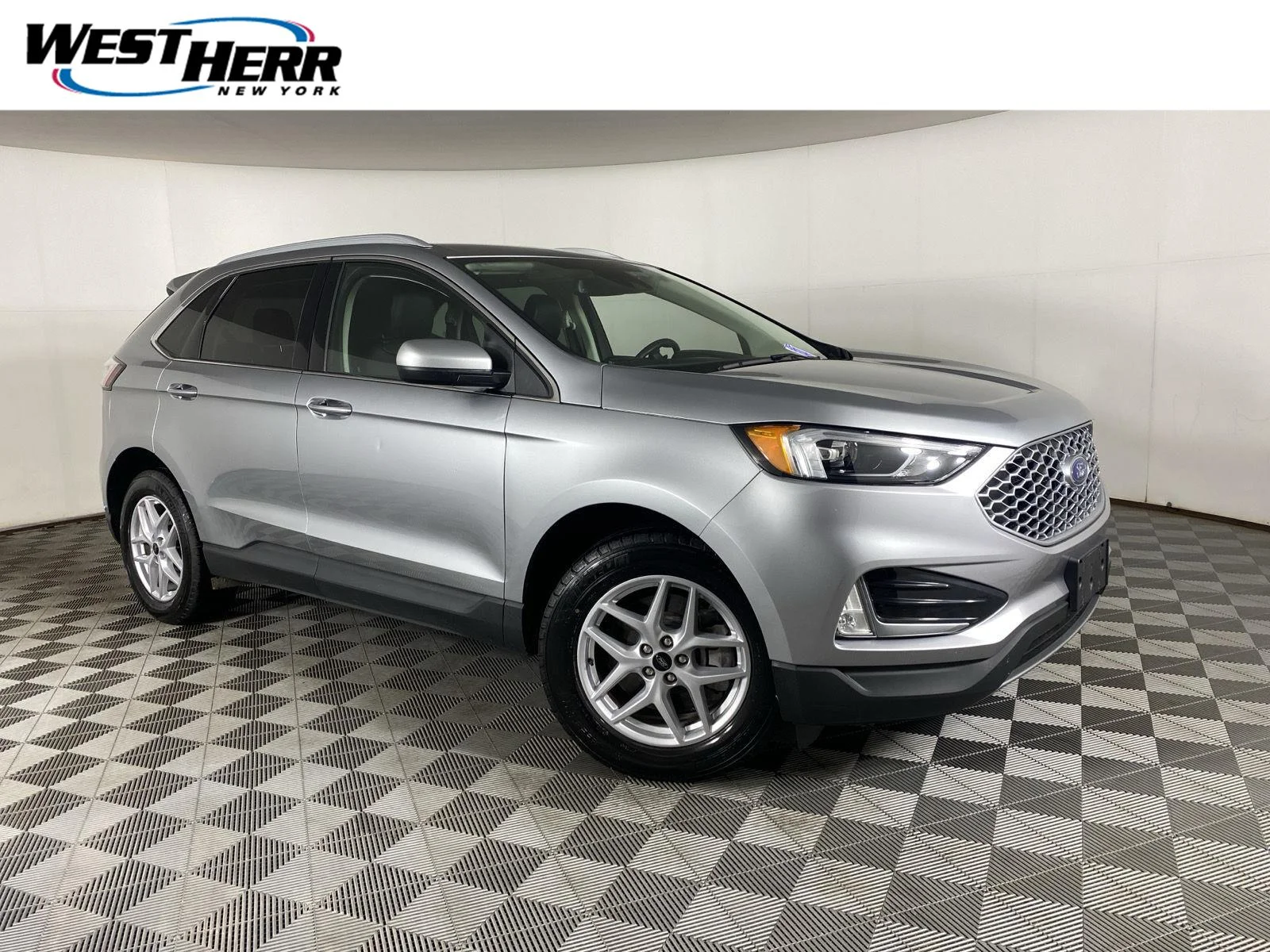 Used 2024 Iconic Silver Ford SEL image 1