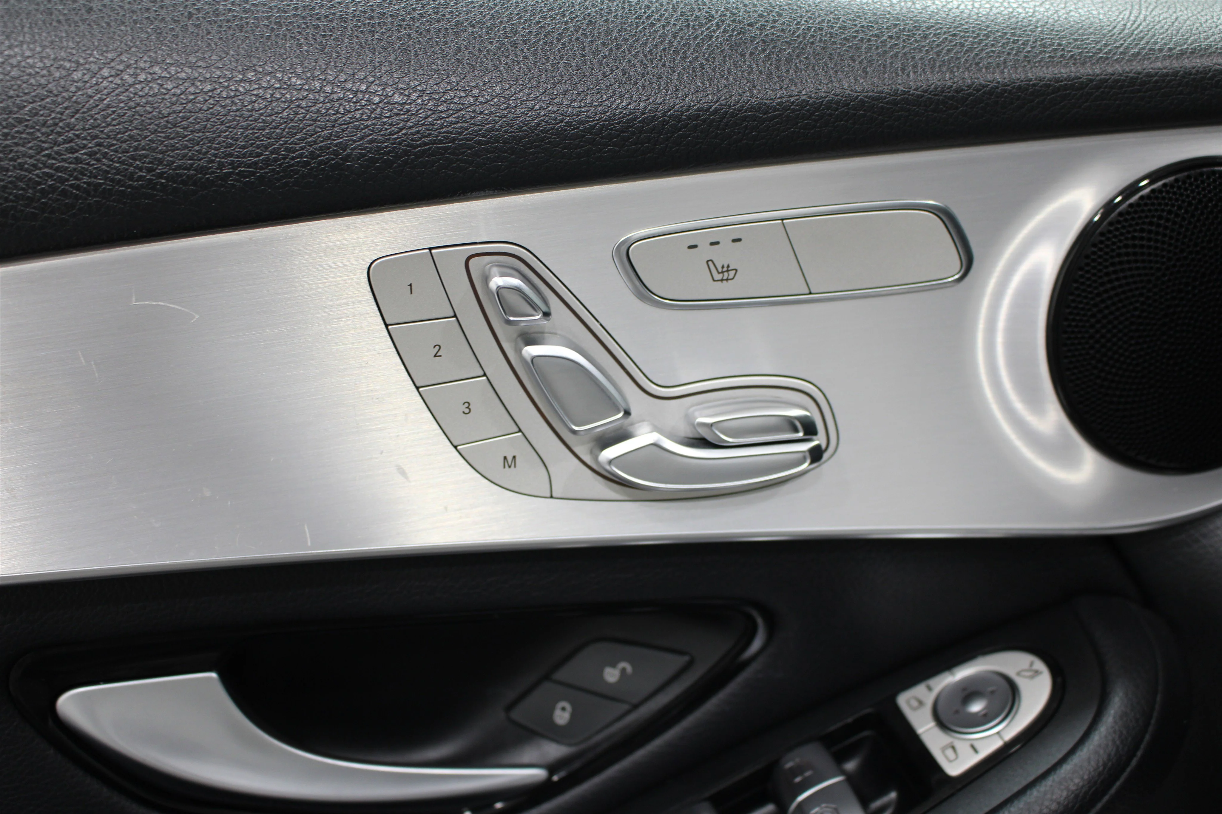 Used 2019 Polar White Mercedes-Benz GLC 300 image 8