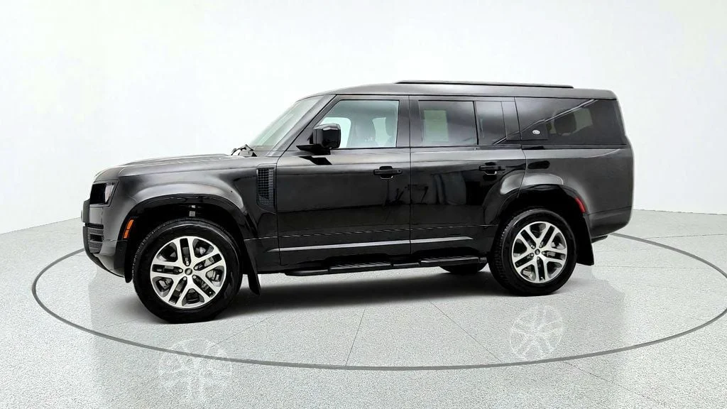 Used 2024 Santorini Black Metallic Land Rover 130 P400 X-Dynamic SE image 8