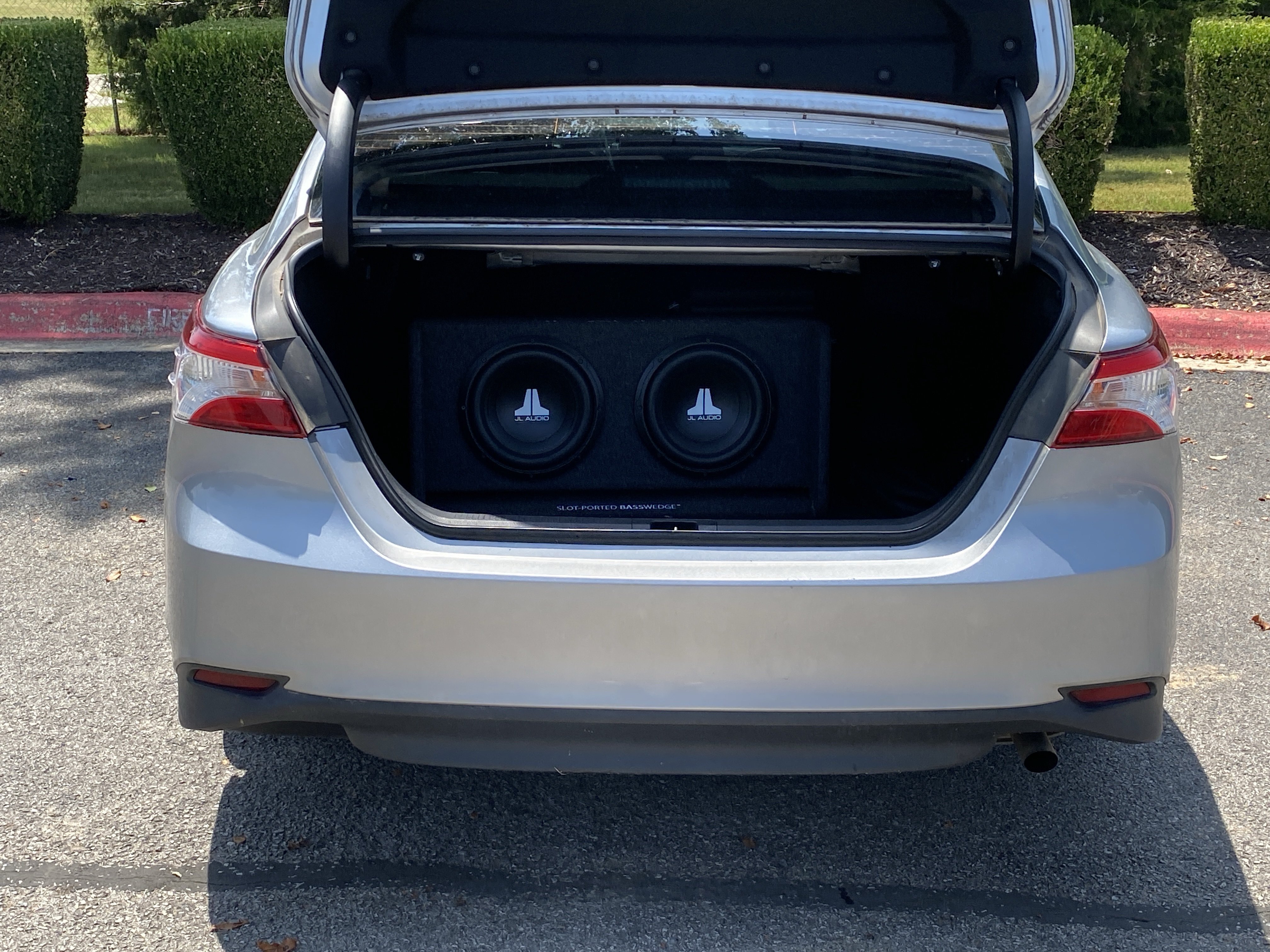 Used 2019  Toyota LE image 5