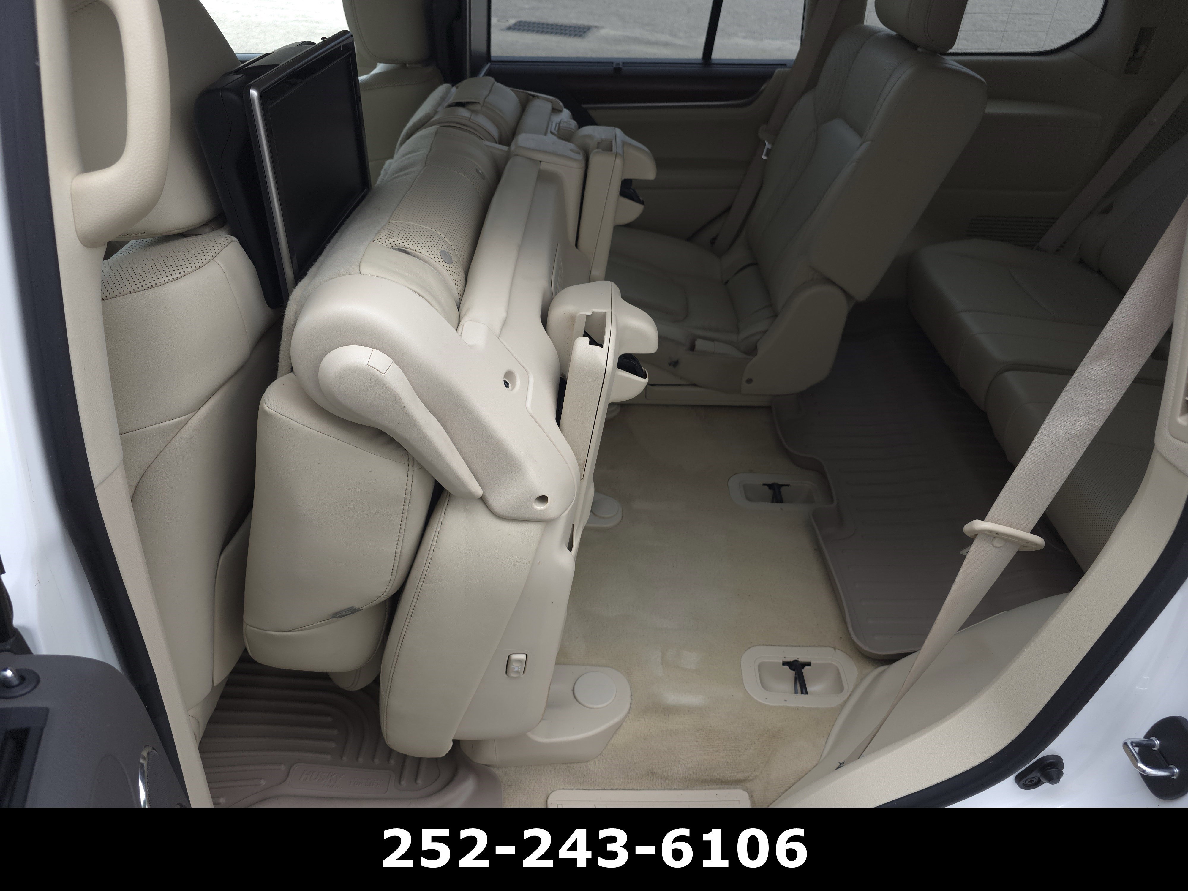 Used 2016 Starfire Pearl Lexus 570 image 39