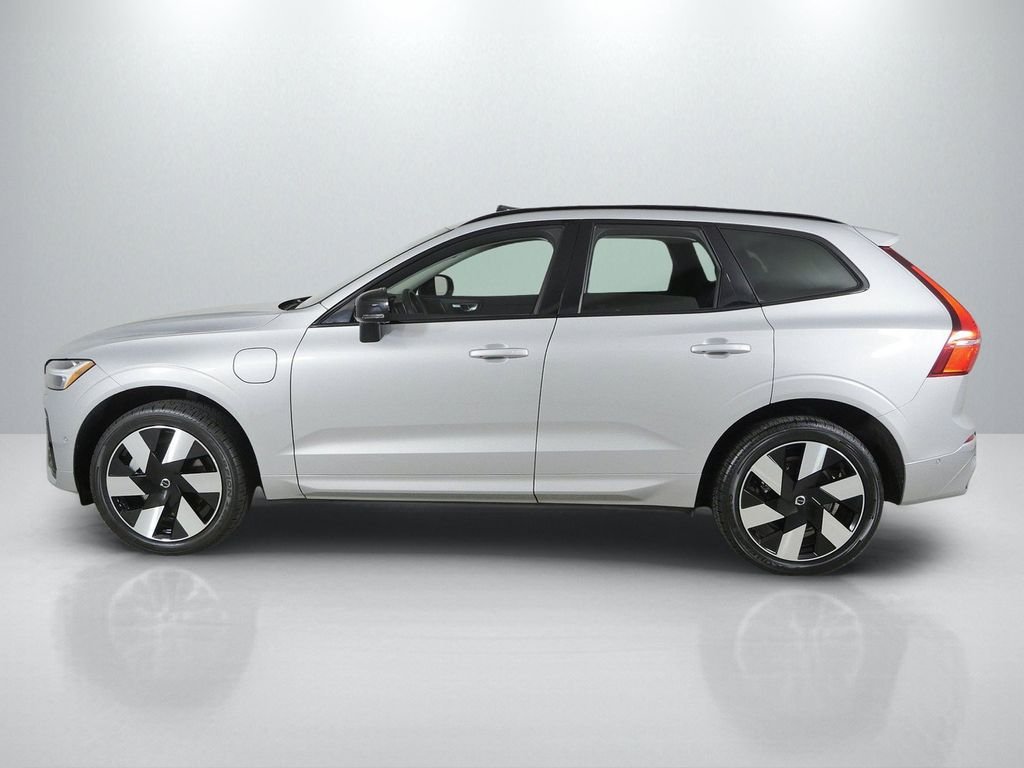 Used 2023 Silver Volvo Ultimate image 16