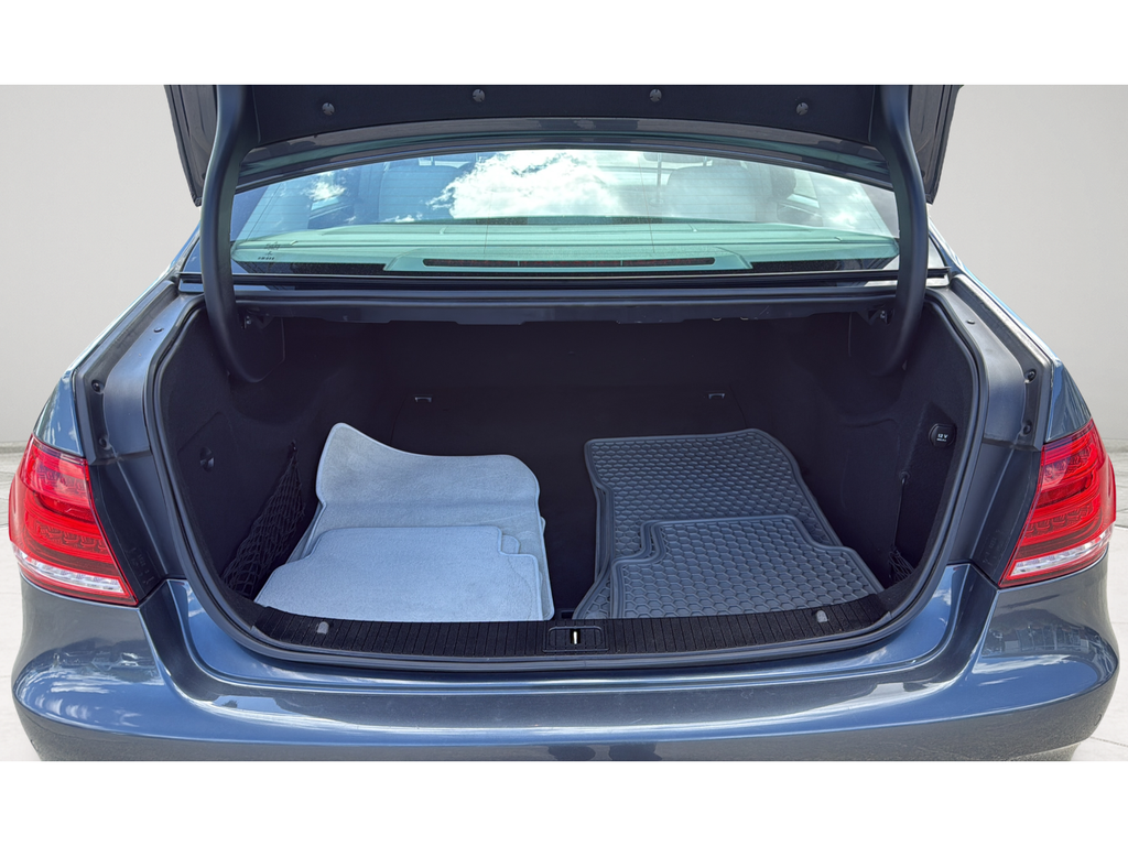 Used 2014  Mercedes-Benz E 550 image 21