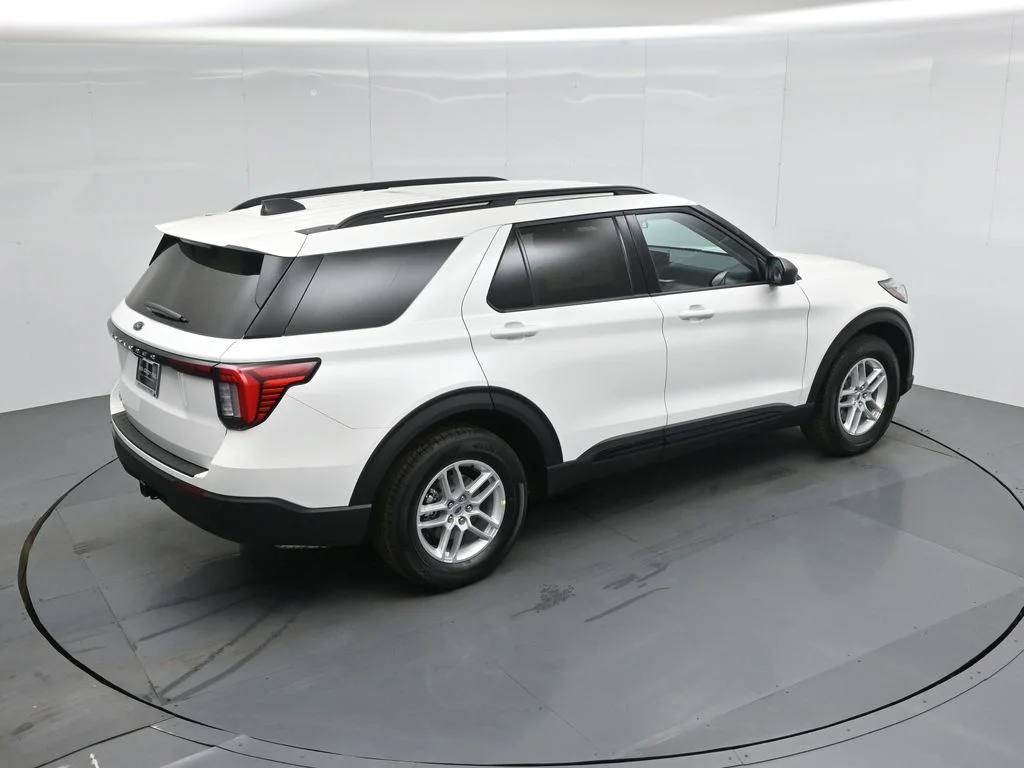 New 2026 Star White Metallic Tri-Coat Ford Active image 41