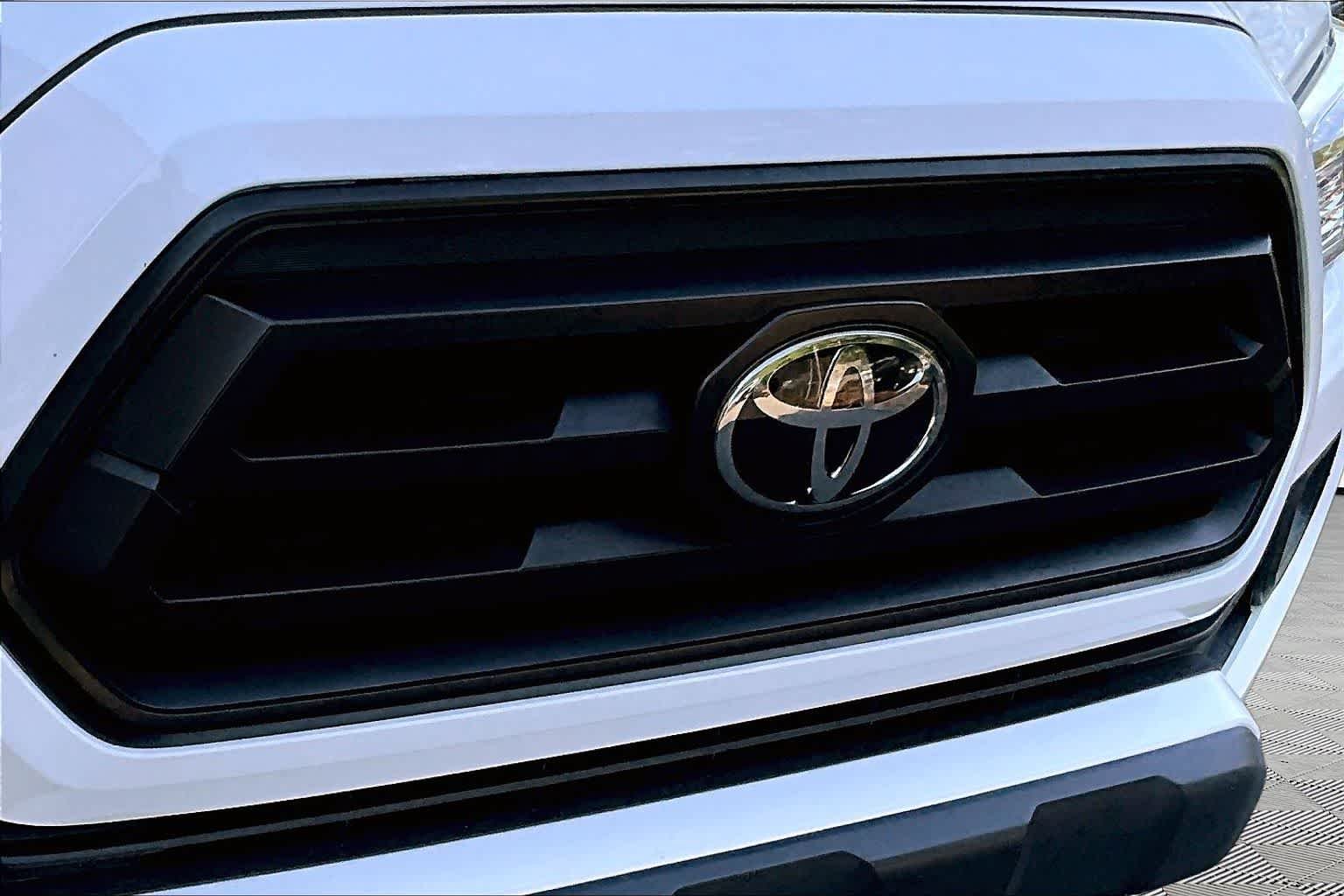 Used 2023 Ice Cap Toyota SR image 28