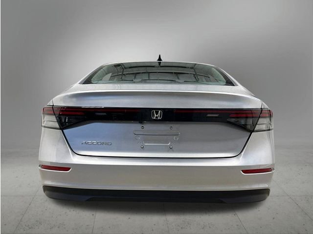 New 2026 Solar Silver Metallic Honda SE image 4