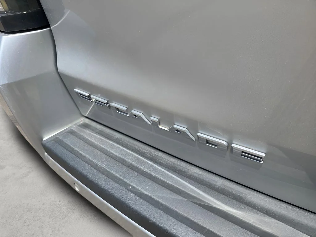 Used 2019 Radiant Silver Metallic Cadillac Luxury image 30