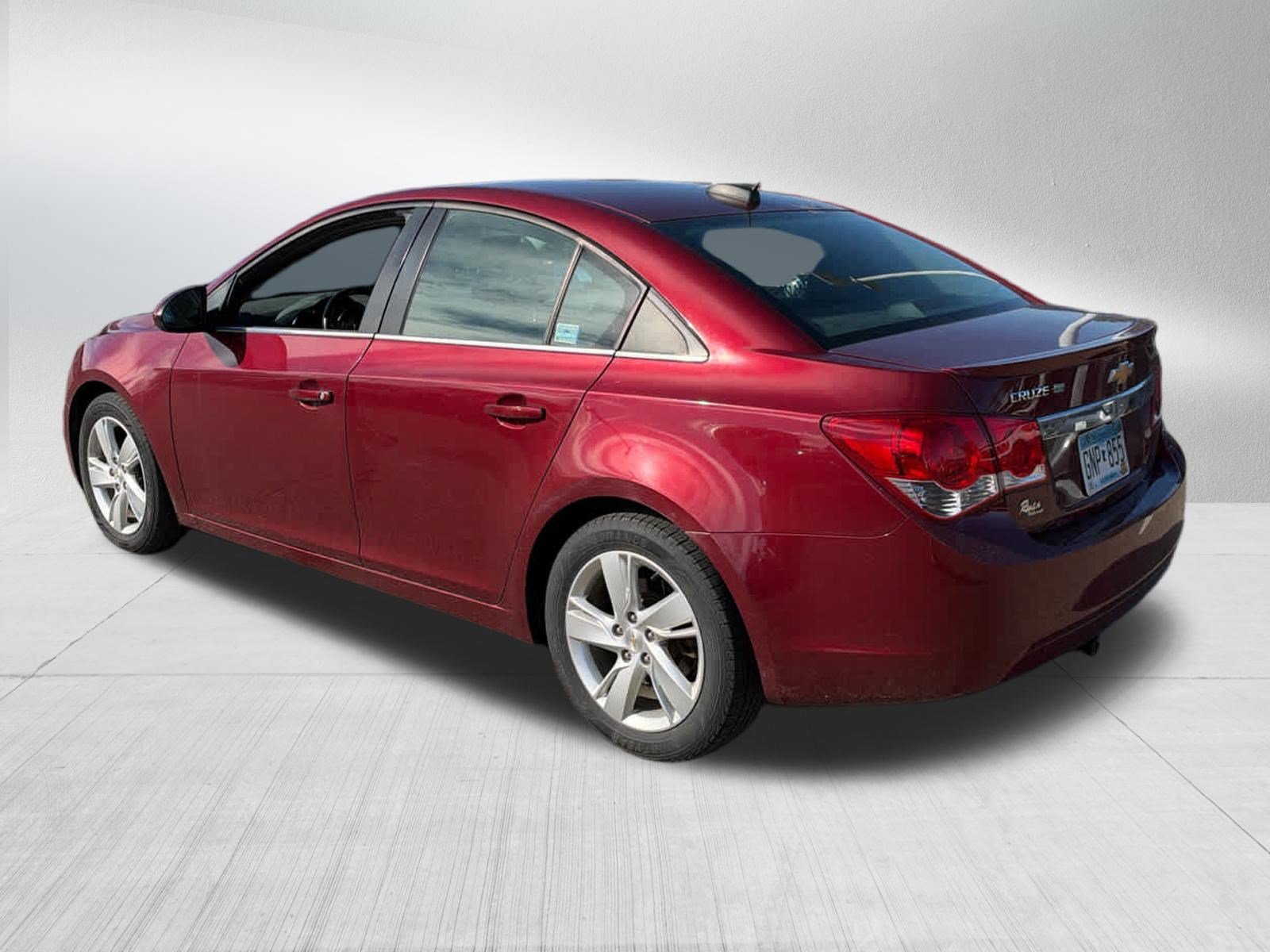 Used 2015 SIREN RED TINTCOAT Chevrolet Diesel image 5