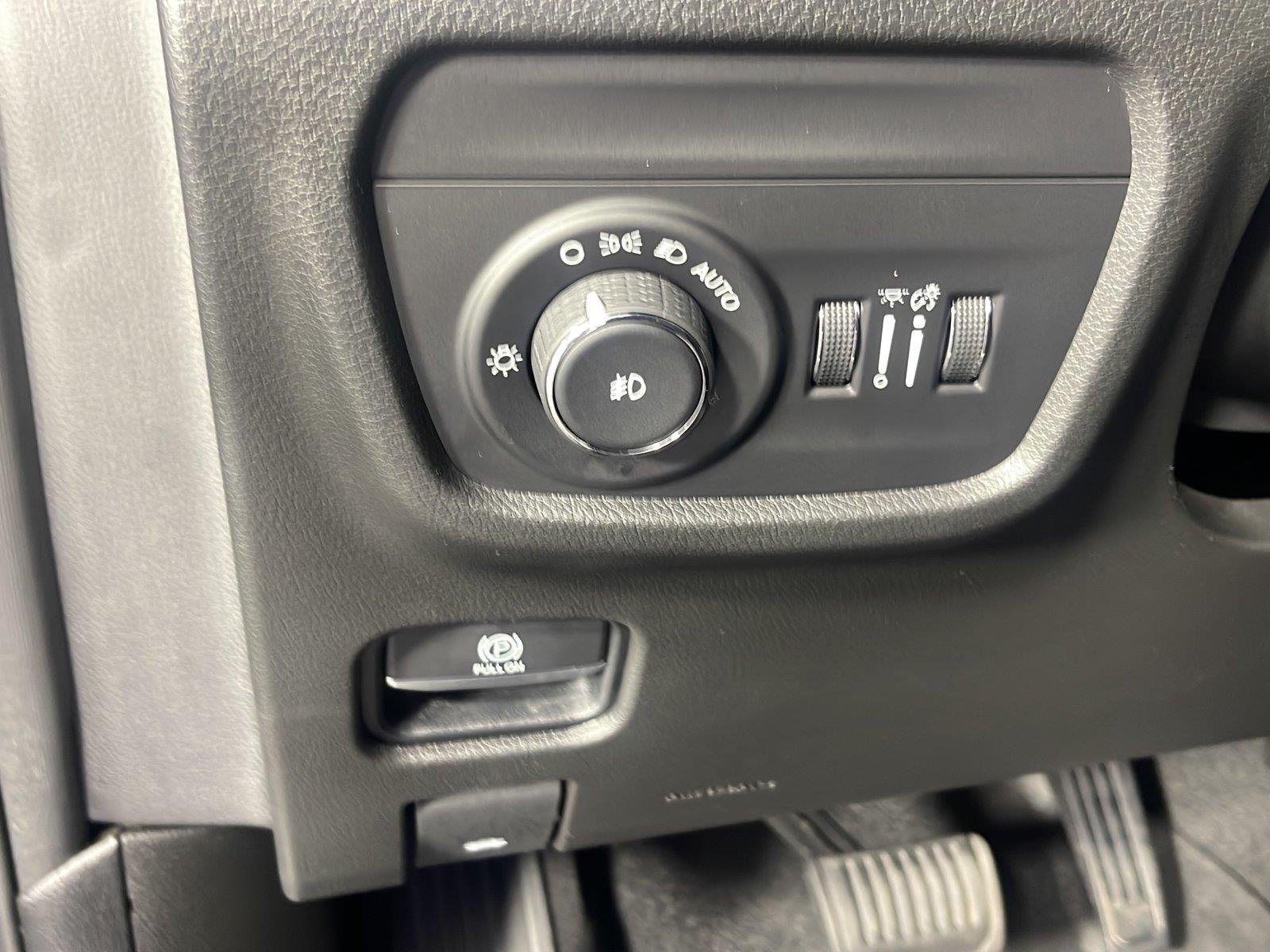 Used 2022 Baltic Gray Metallic Clearcoat Jeep Overland image 15