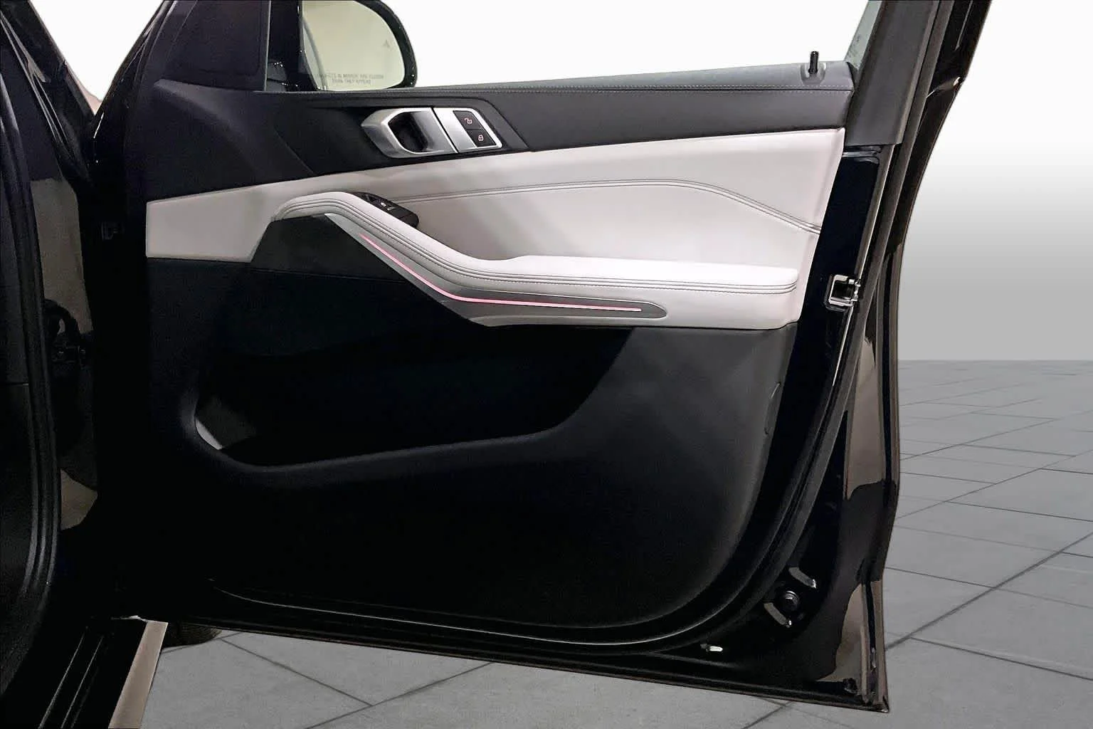 Used 2023 Carbon Black Metallic BMW xDrive40i image 22