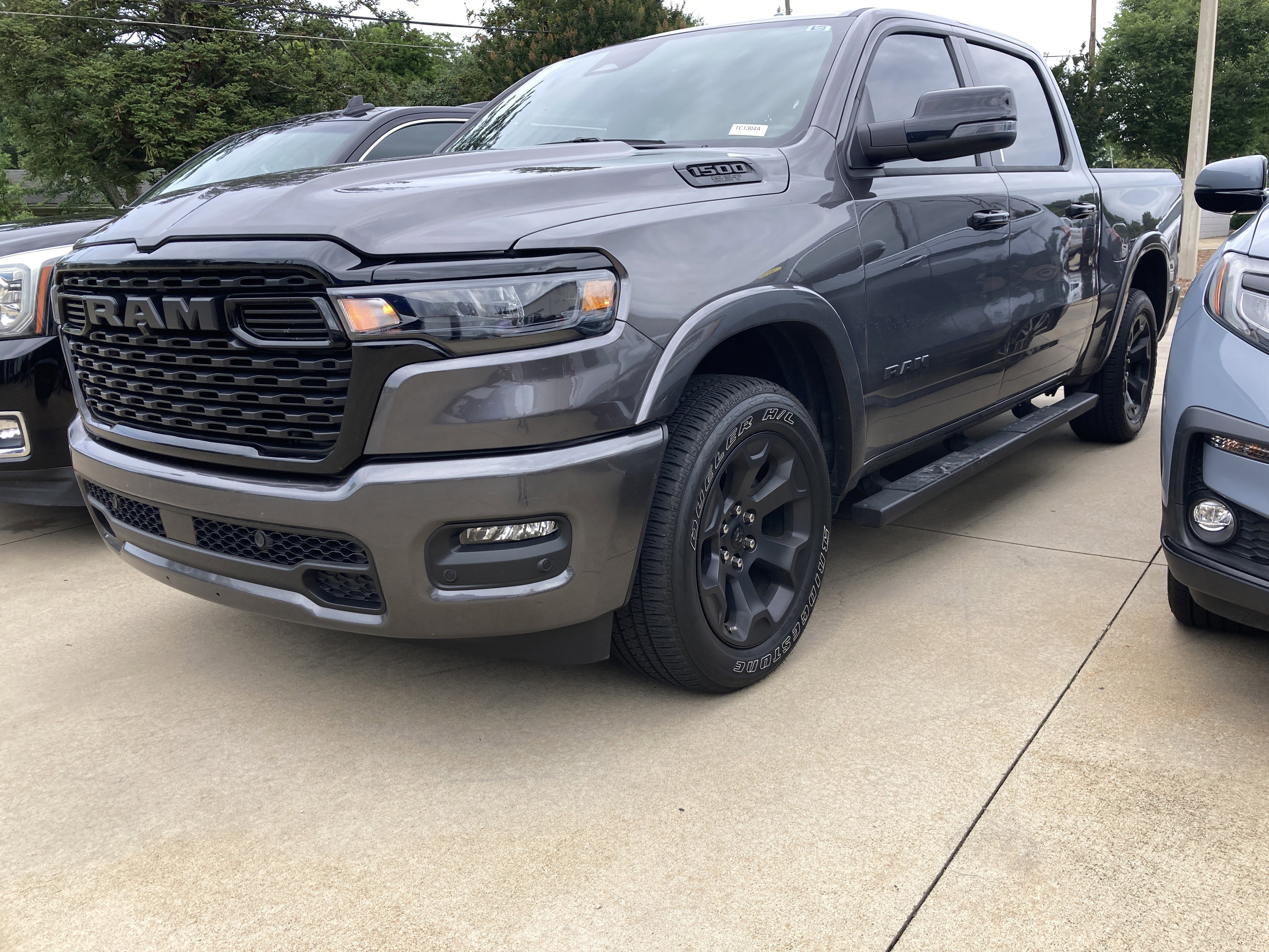 2025 RAM 1500 Big Horn/Lone Star 4x4 Crew Cab 5'7's photo