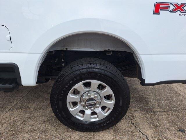 Used 2024 Oxford White Ford XLT image 26