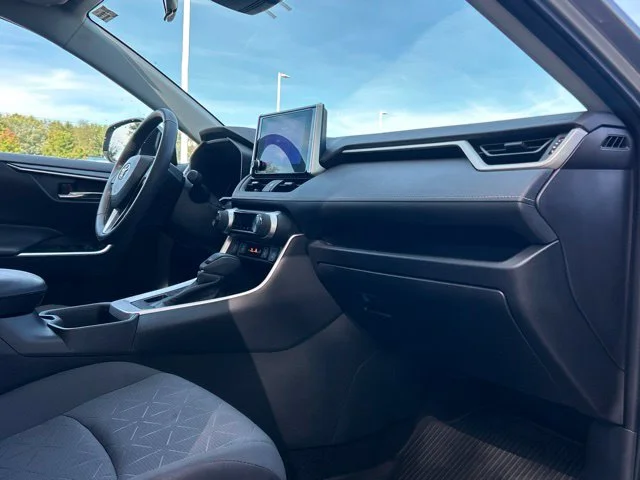 Used 2024 Silver Toyota XLE image 27
