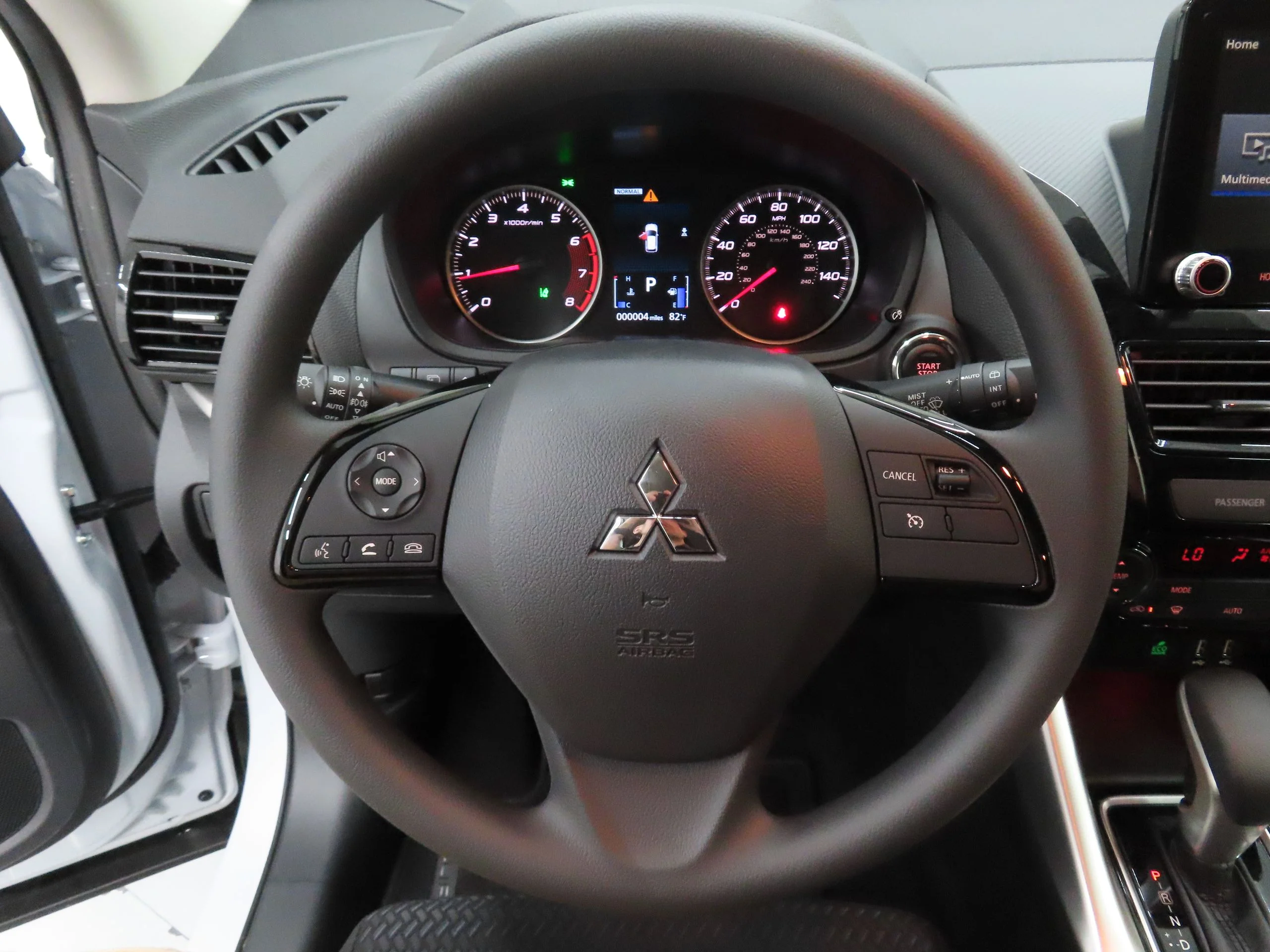 New 2026 White Mitsubishi LE image 15