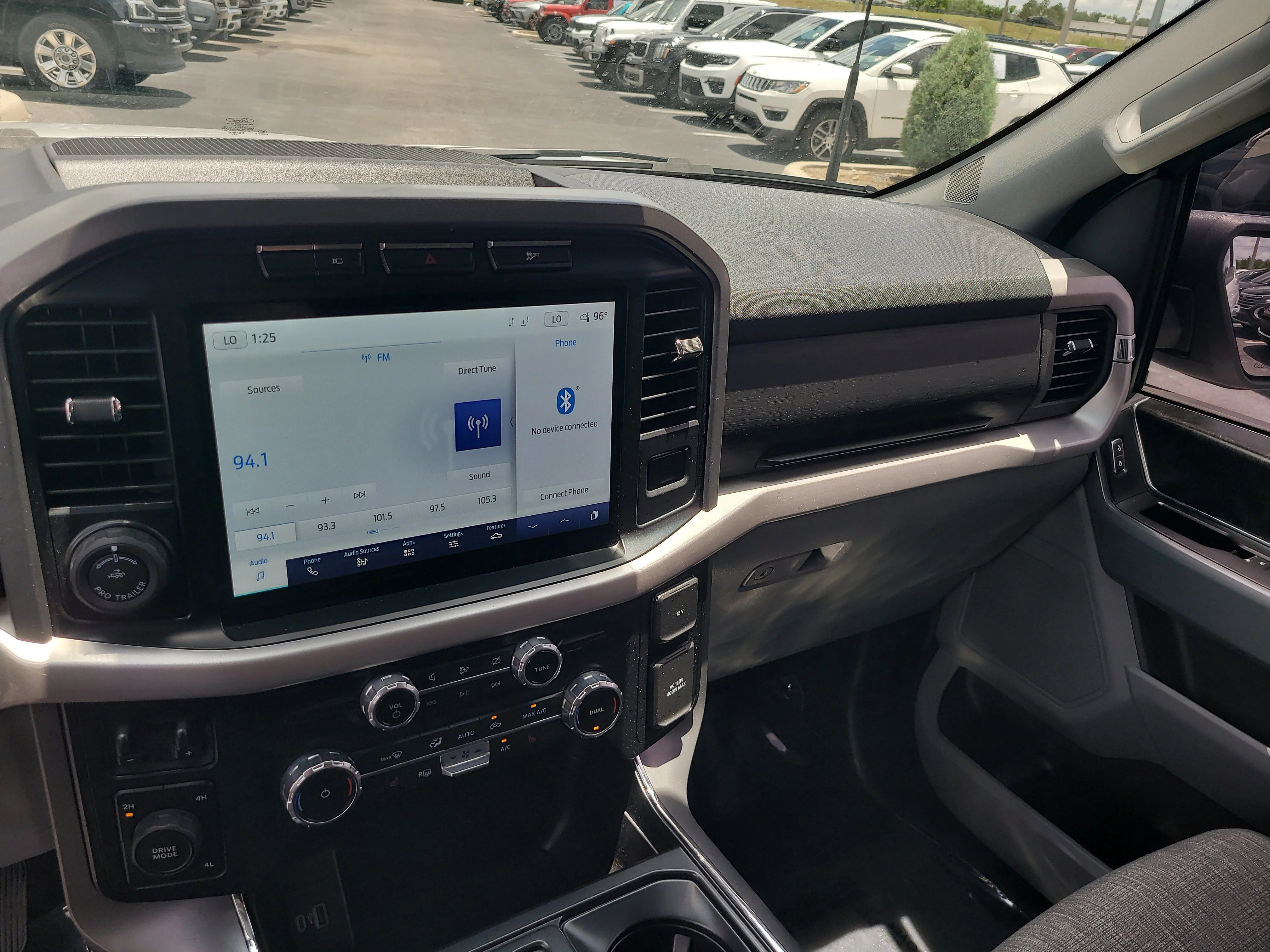 Used 2022 Oxford White Ford XLT image 21