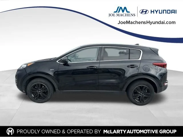 Used 2018 Black Kia LX image 9