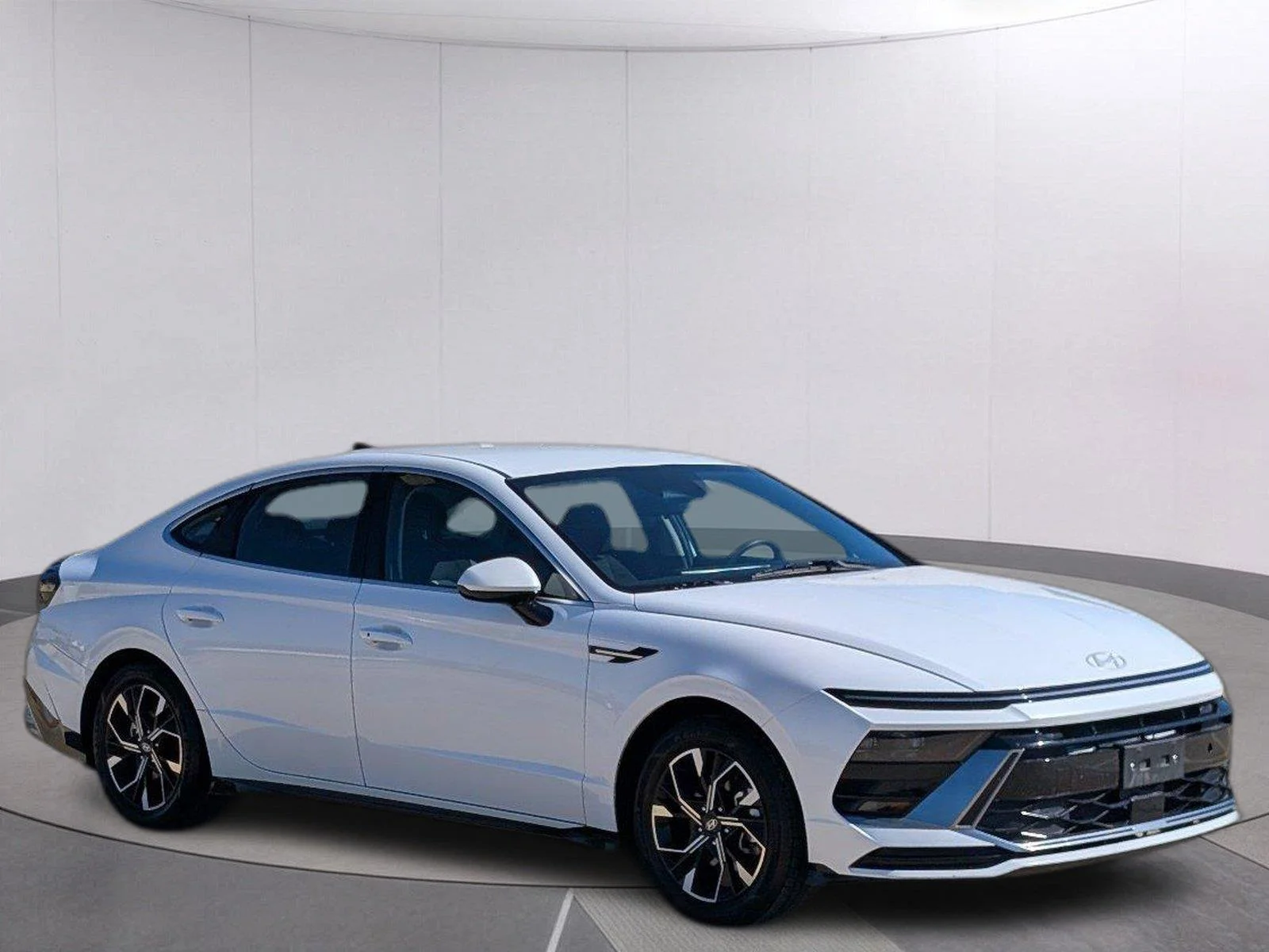 Used 2025 Serenity White Hyundai SEL image 8
