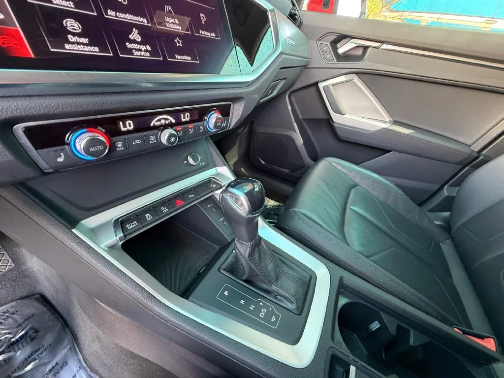 Used 2025  Audi Premium image 22