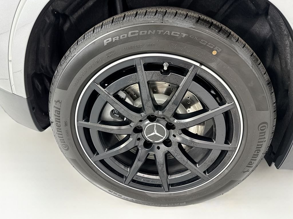 New 2026 Mountain Grey Metallic Mercedes-Benz GLA 35 AMG® image 32