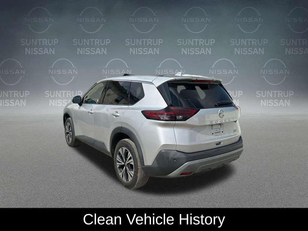 Used 2021 Silver Nissan SV image 3