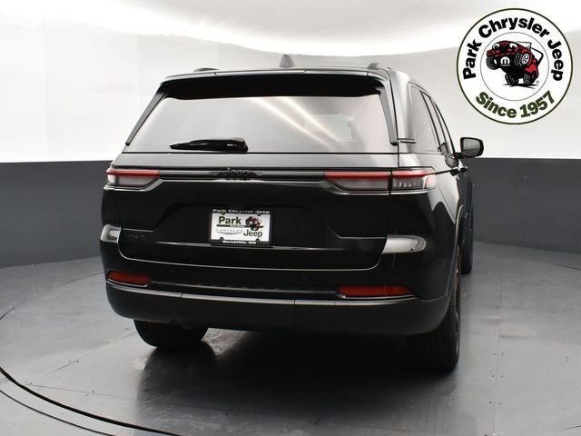 Used 2023 Black Jeep Altitude X image 5