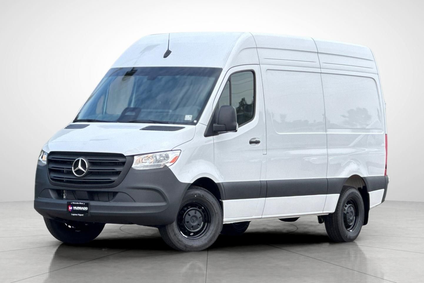 New 2026 Arctic+White Mercedes-Benz Cargo 144 WB image 1