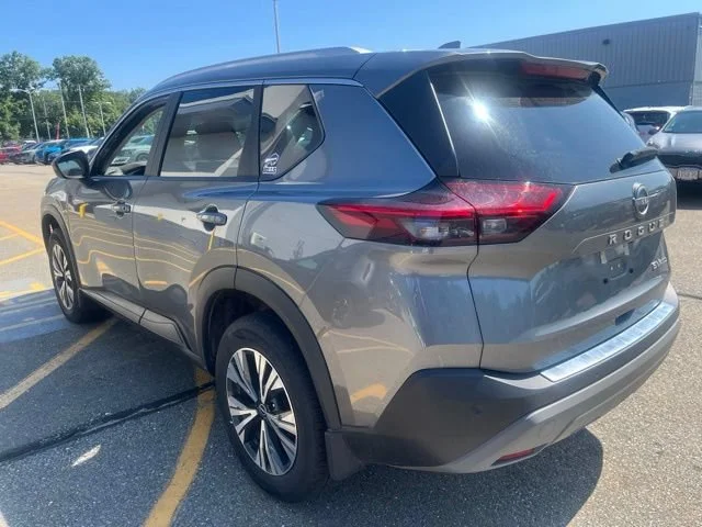 Certified Used 2023 Gun Metallic Nissan SV image 5