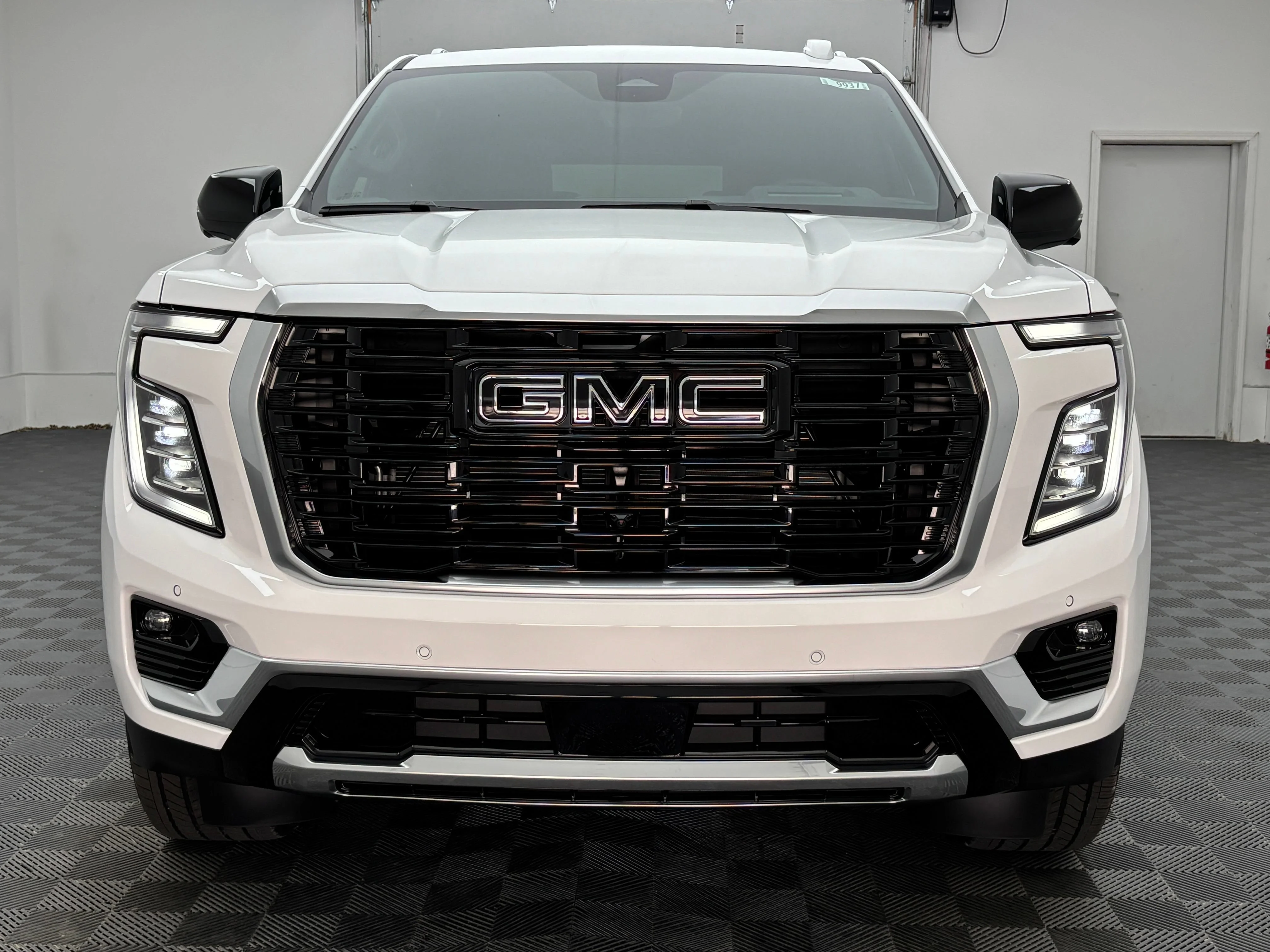2026 GMC Yukon XL Denali - Photo 18