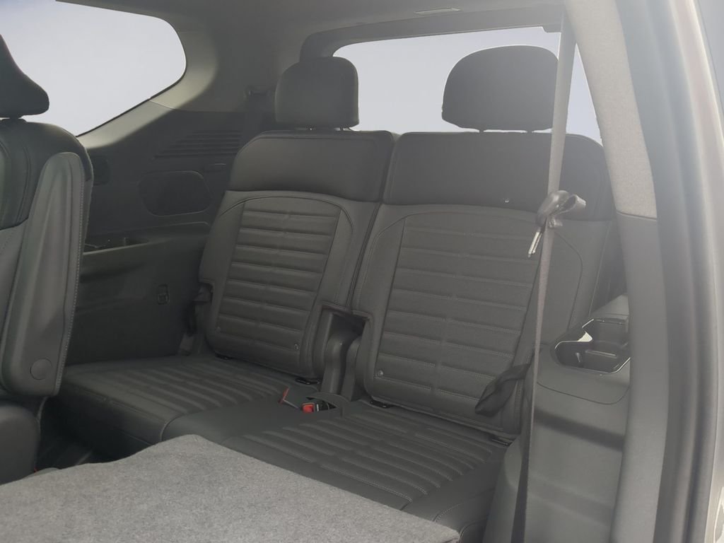 Used 2024 Pebble Gray Kia Land image 20