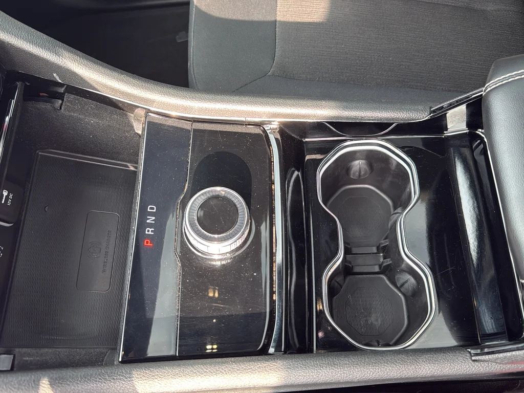 Used 2022 Black Jeep Laredo image 22
