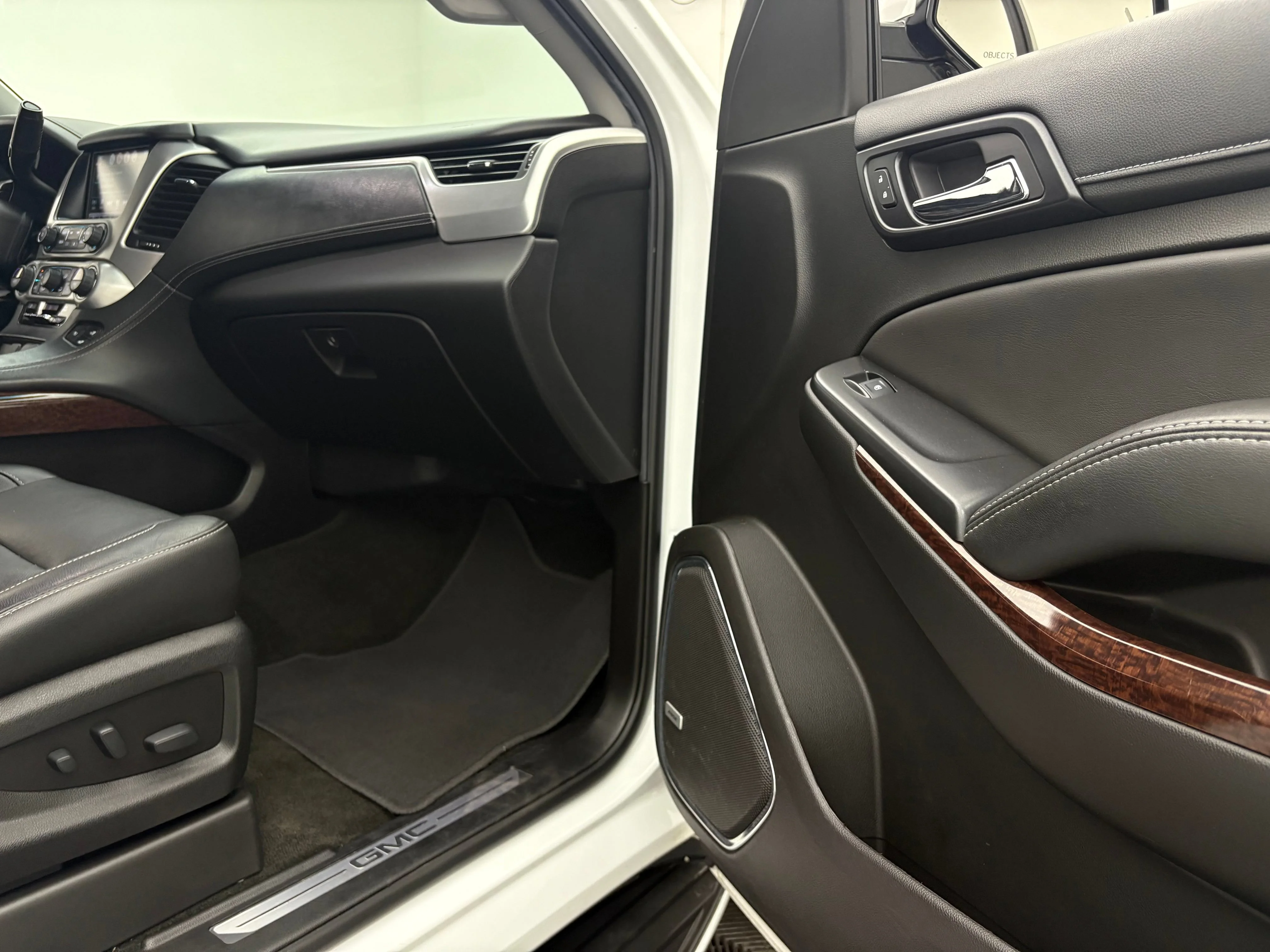 Used 2018 SUMMIT WHITE GMC SLT image 34