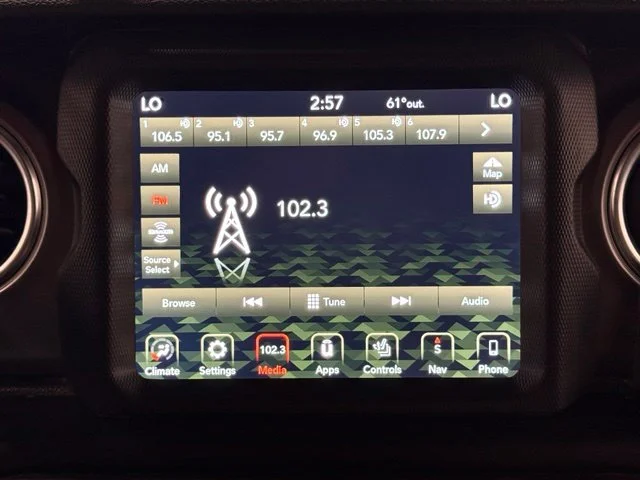 Used 2022 Silver Jeep Rubicon image 23