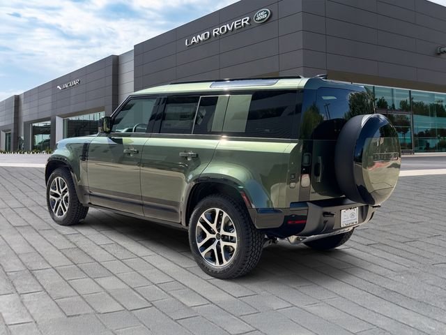 New 2026 Woolstone Green Land Rover X-Dynamic SE image 3