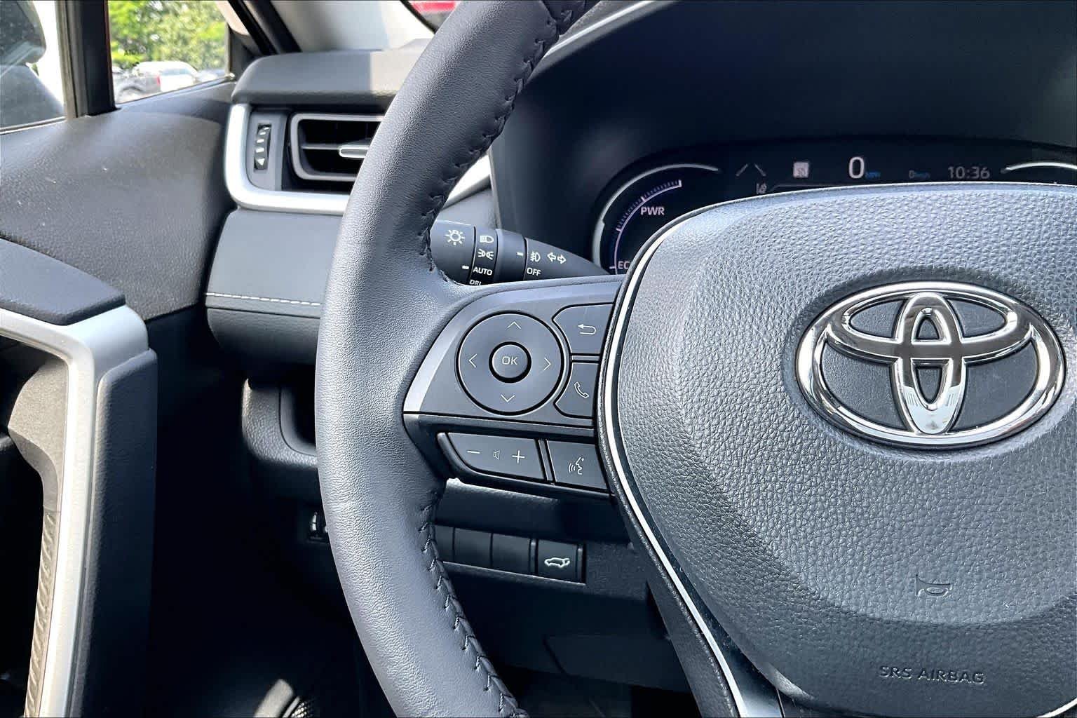 Used 2024 Magnetic Gray Metallic Toyota Hybrid XLE Premium image 24
