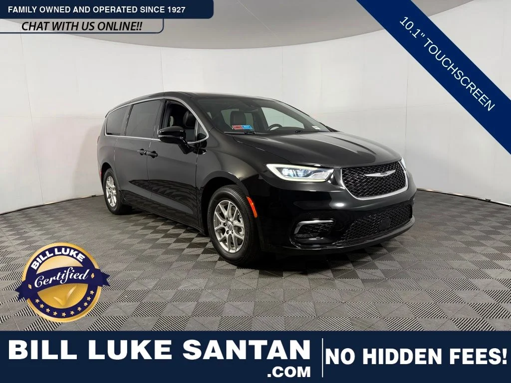 2025 Chrysler Pacifica Select's photo