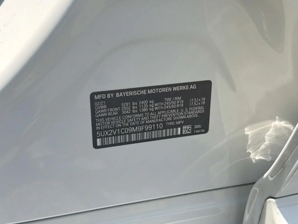 Used 2021 White BMW xDrive30i image 30