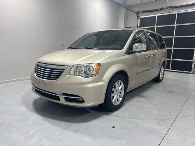Used 2015 Beige Chrysler Limited image 2